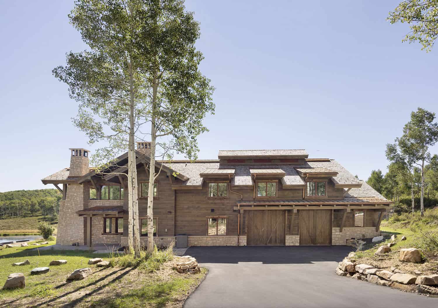 barndominium-style-home-exterior