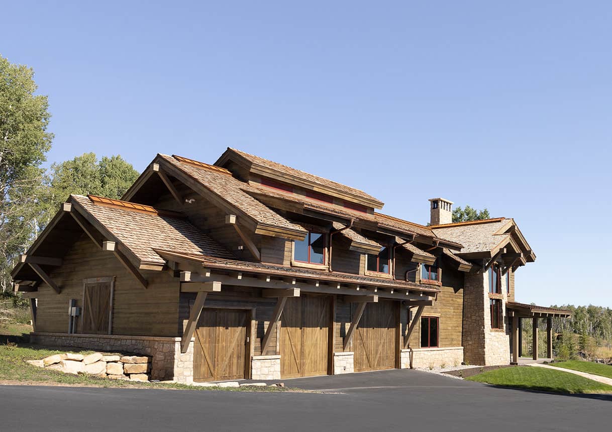 barndominium-style-home-exterior