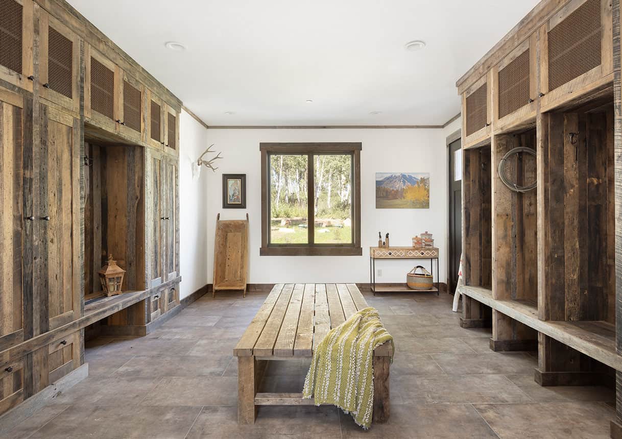 rustic-mudroom