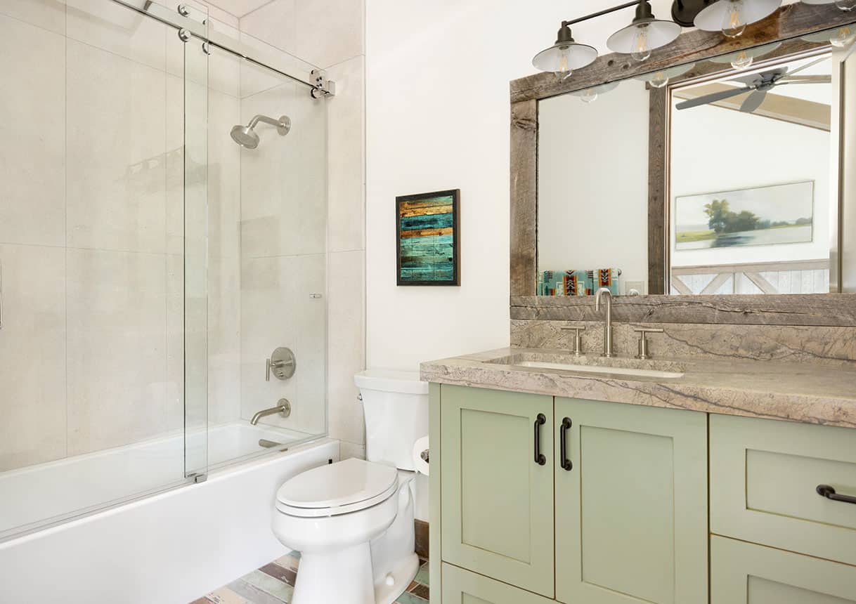 rustic-bathroom