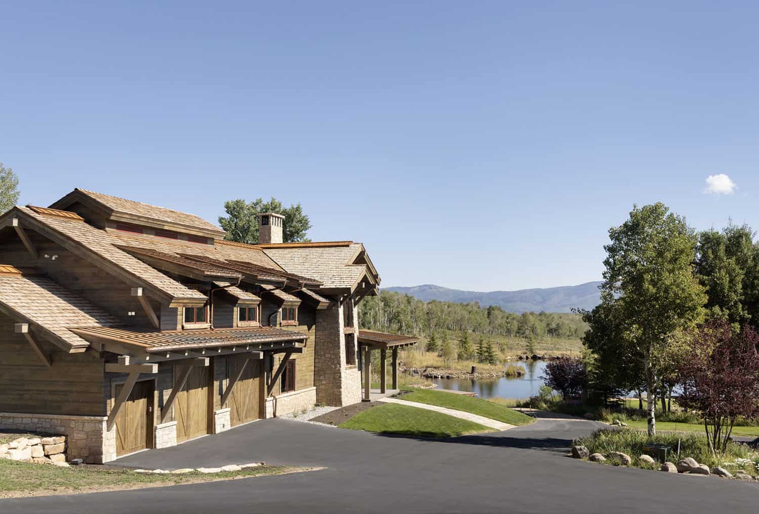 barndominium-style-home-exterior