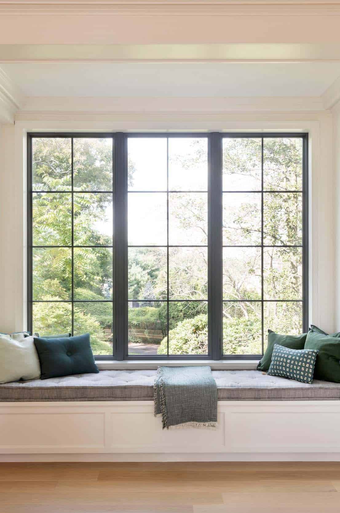 colonial-revival-living-room-window-seat