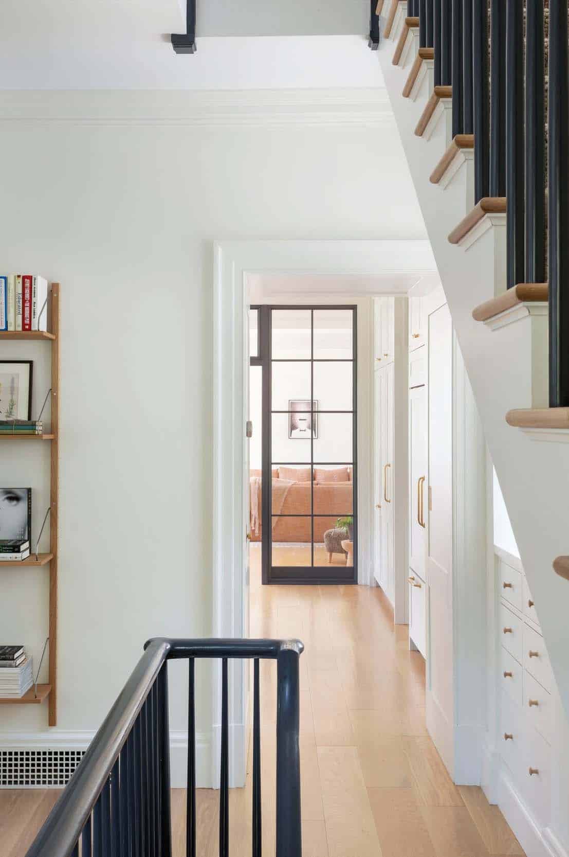 colonial-revival-hallway