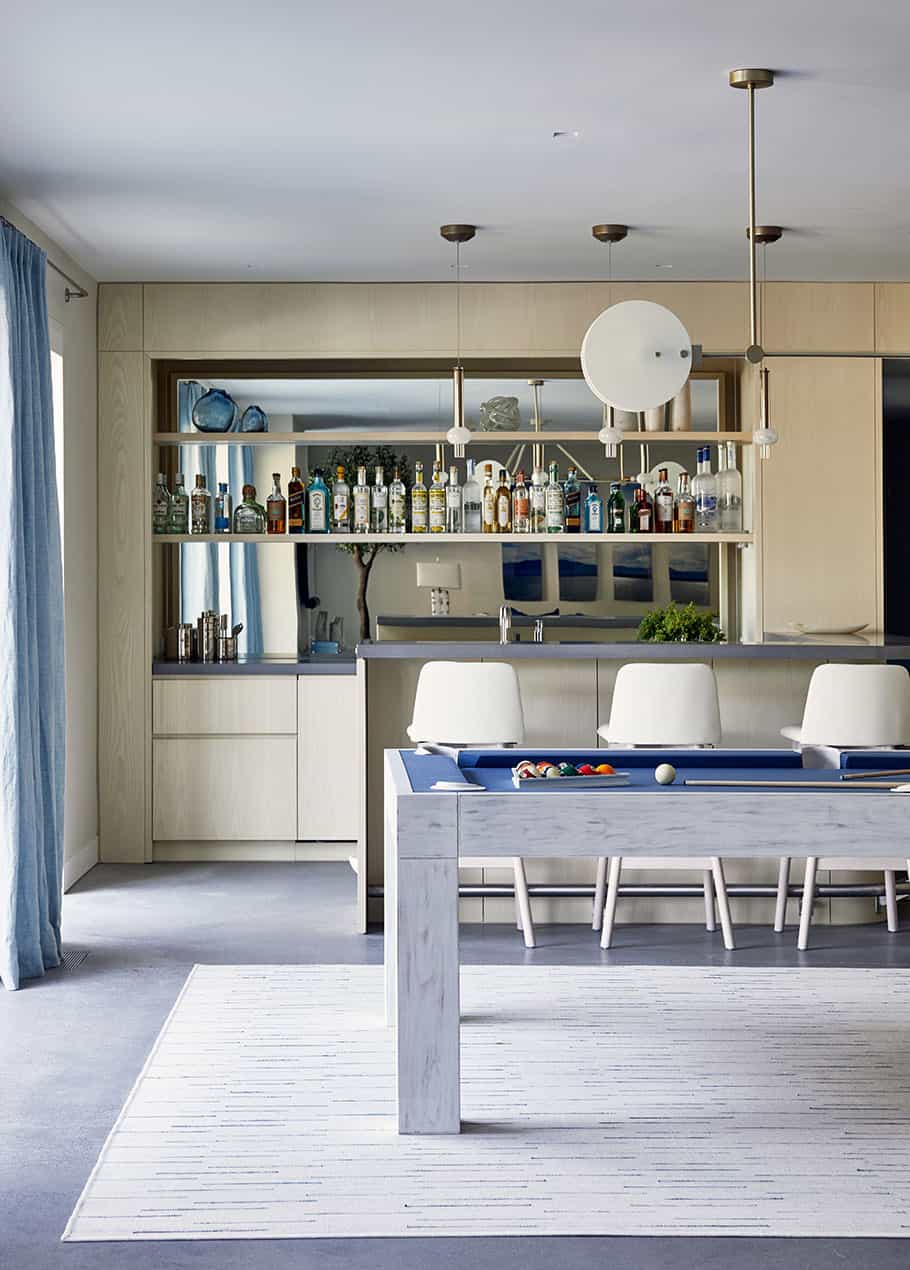contemporary-home-bar