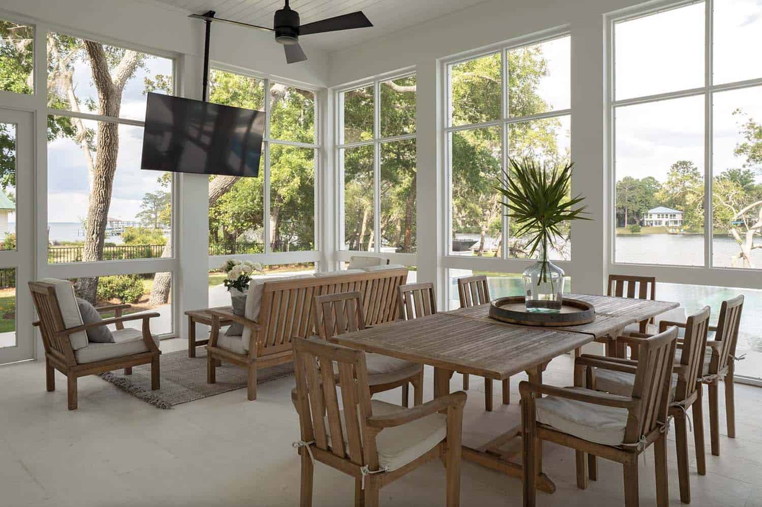 beach-style-sunroom