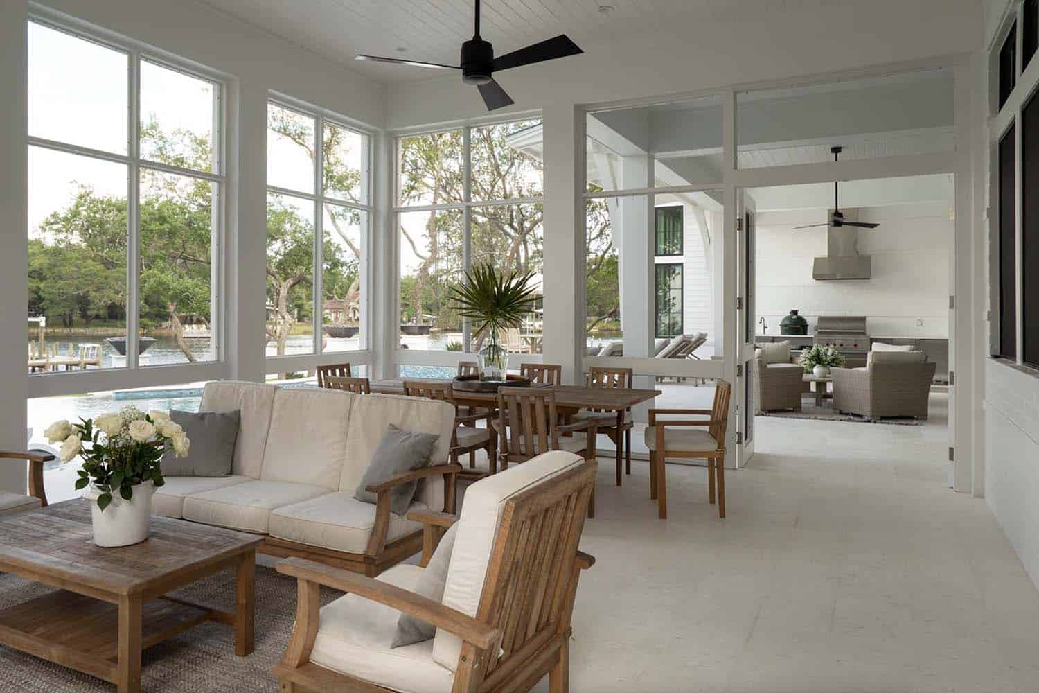 beach-style-sunroom