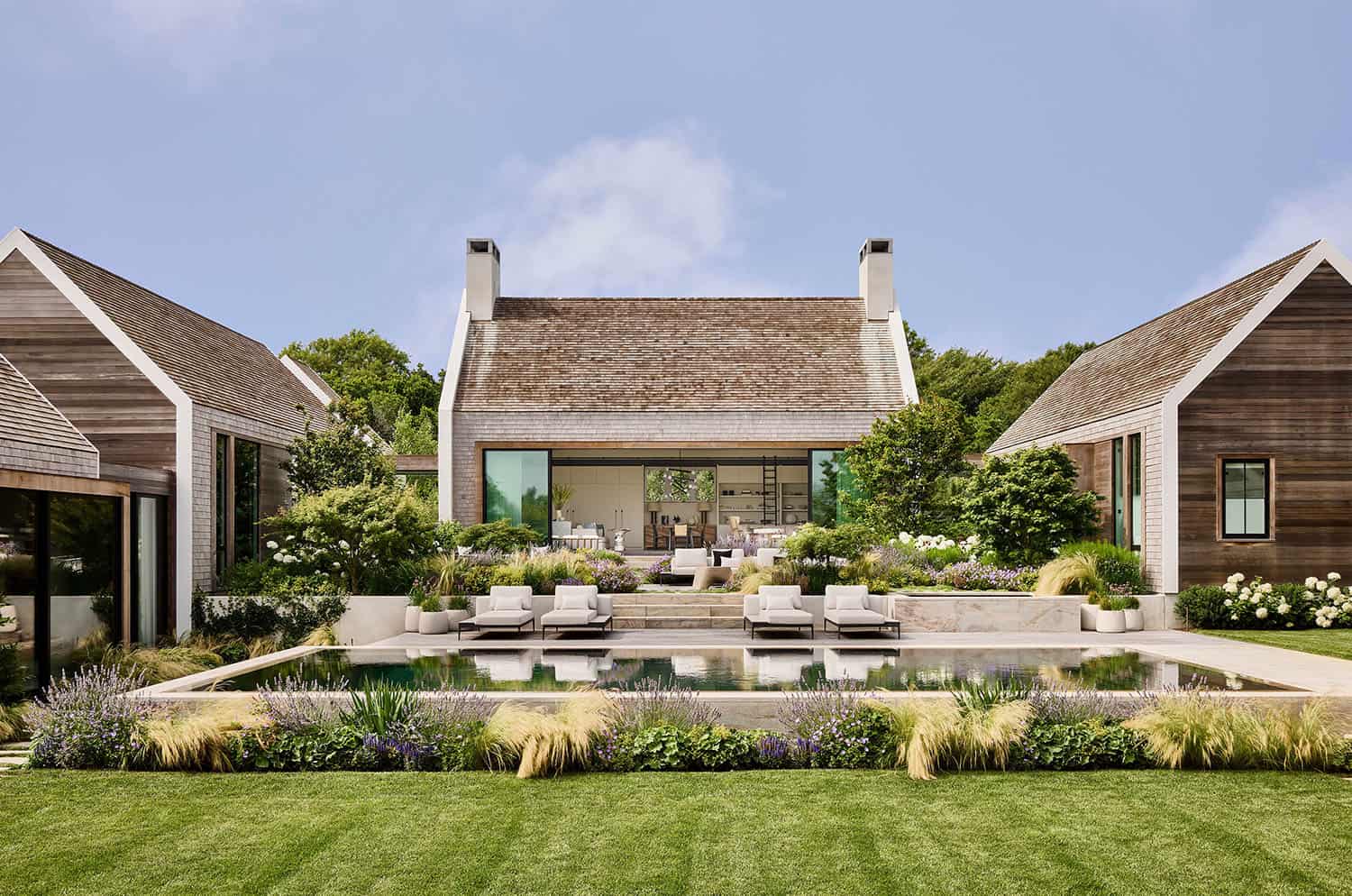 modern-courtyard-house-exterior