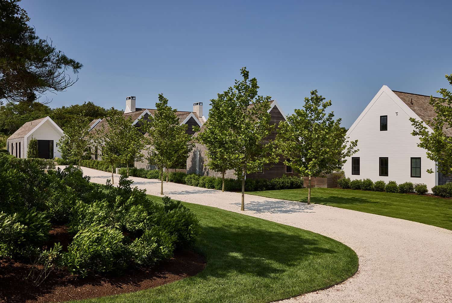 modern-courtyard-house-exterior
