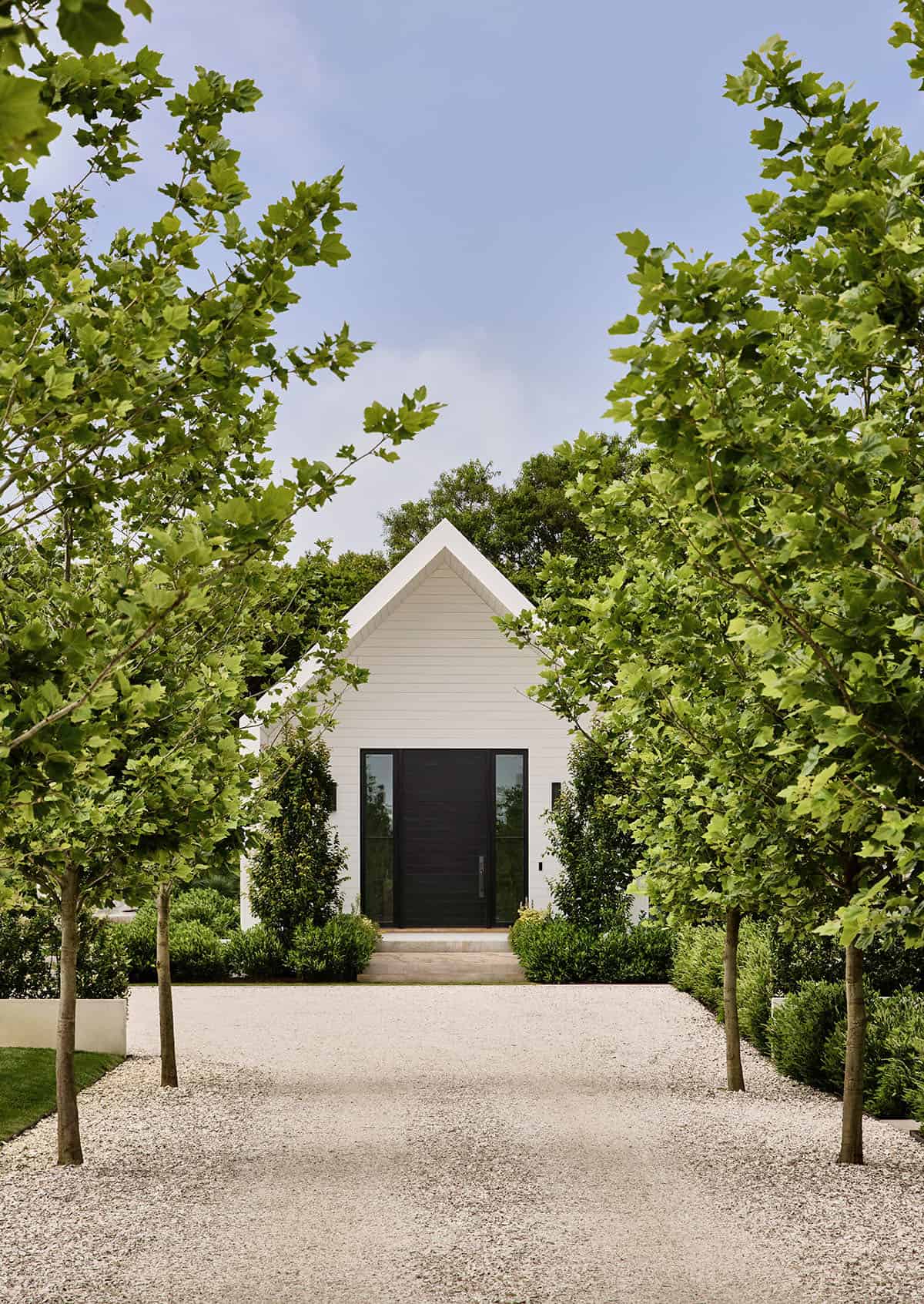 modern-courtyard-house-exterior