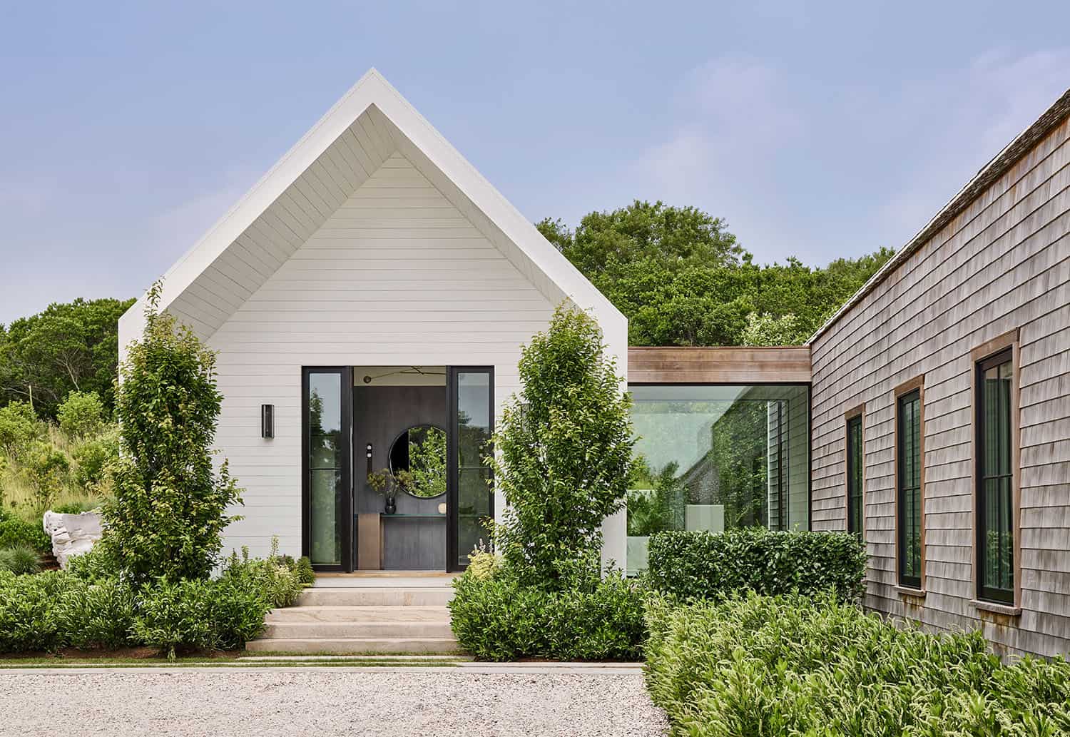 modern-courtyard-house-exterior