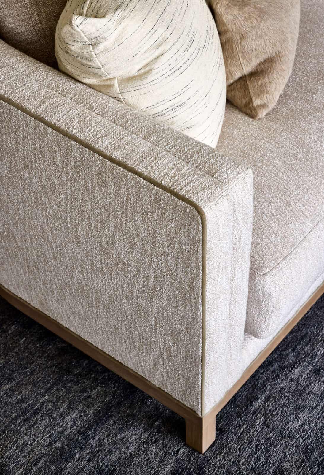 modern-courtyard-house-sofa-detail