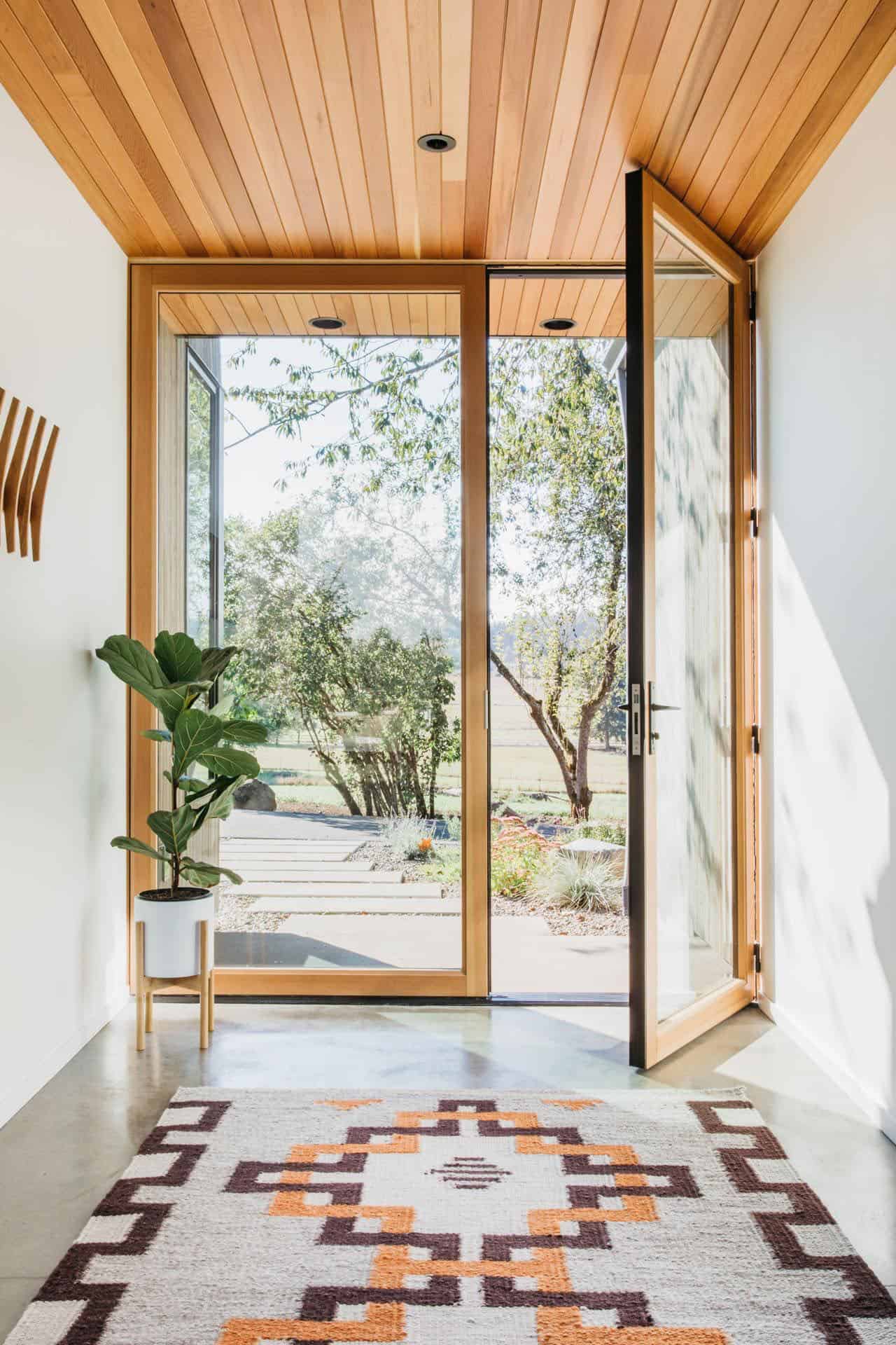 modern-scandinavian-home-entry