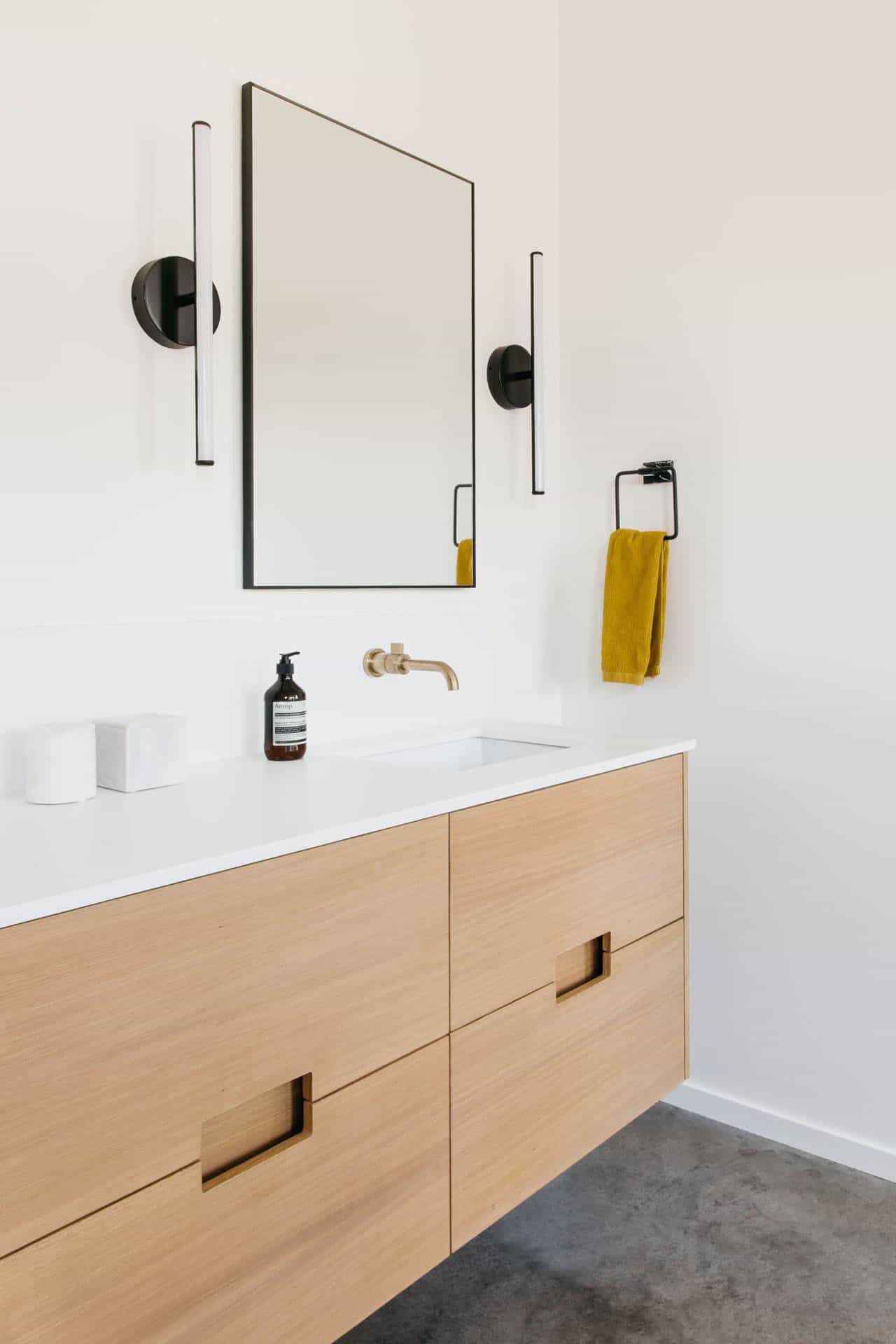 modern-scandinavian-bathroom