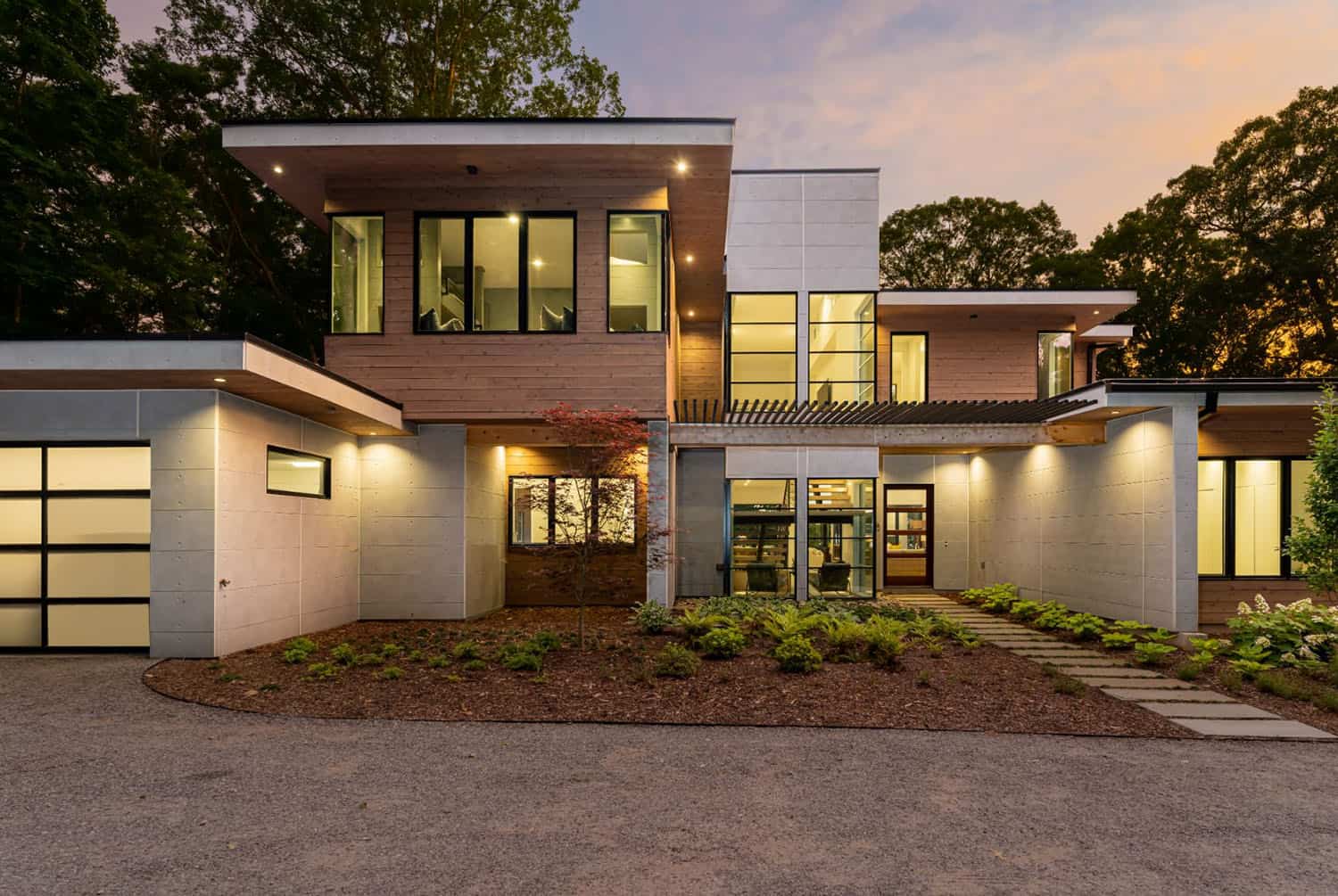 mountain-modern-home-exterior-at-dusk
