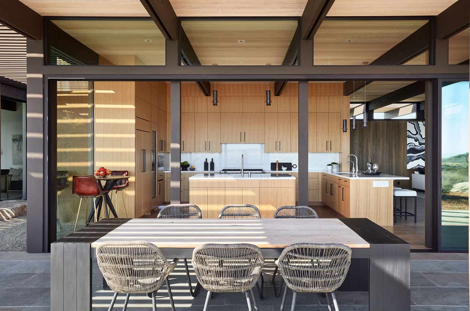 modern-home-covered-patio-with-outdoor-dining