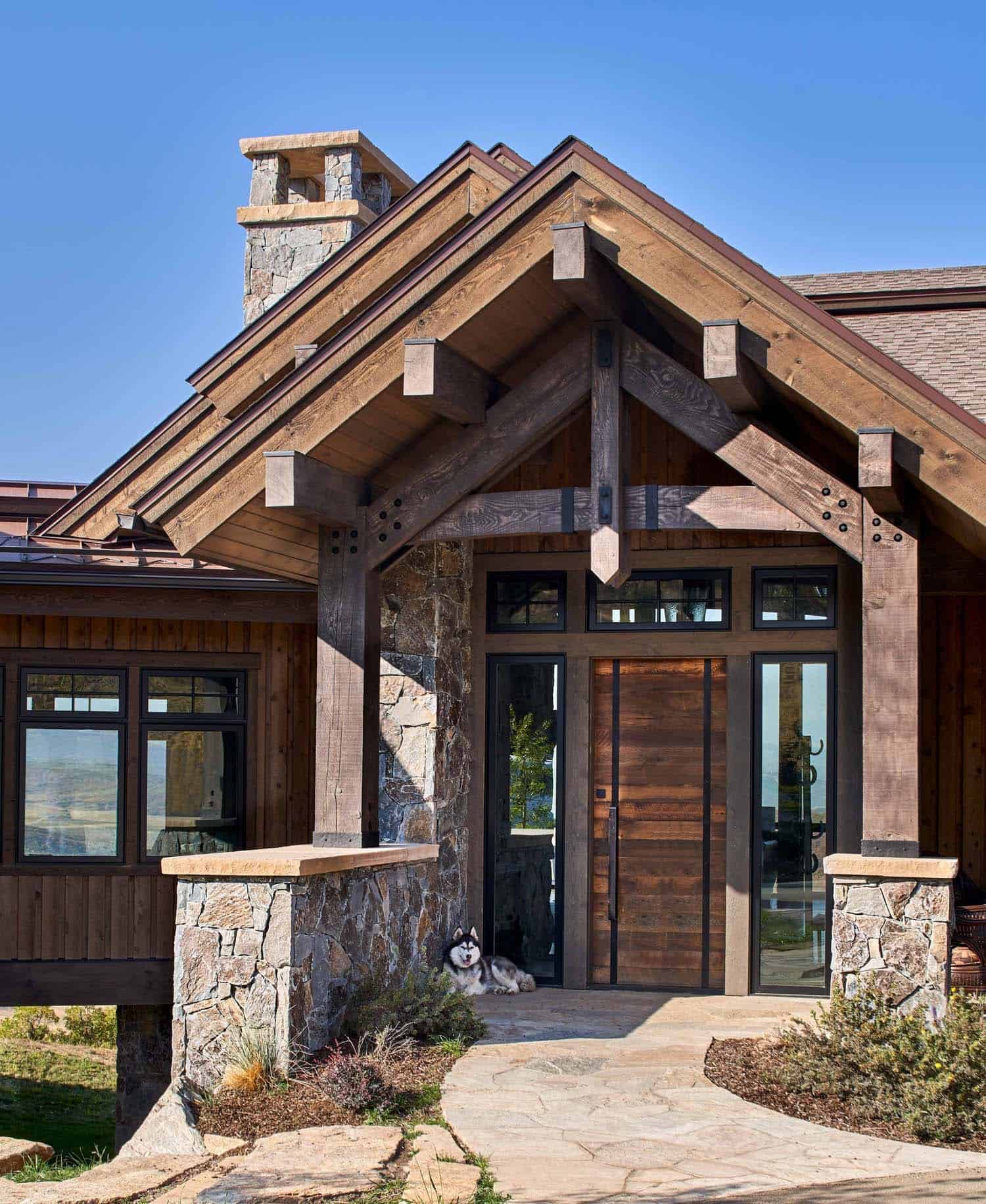 craftsman-hilltop-home-exterior