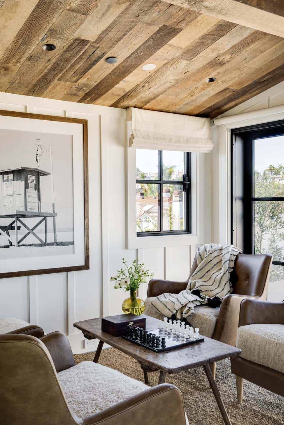 beach-style-television-room