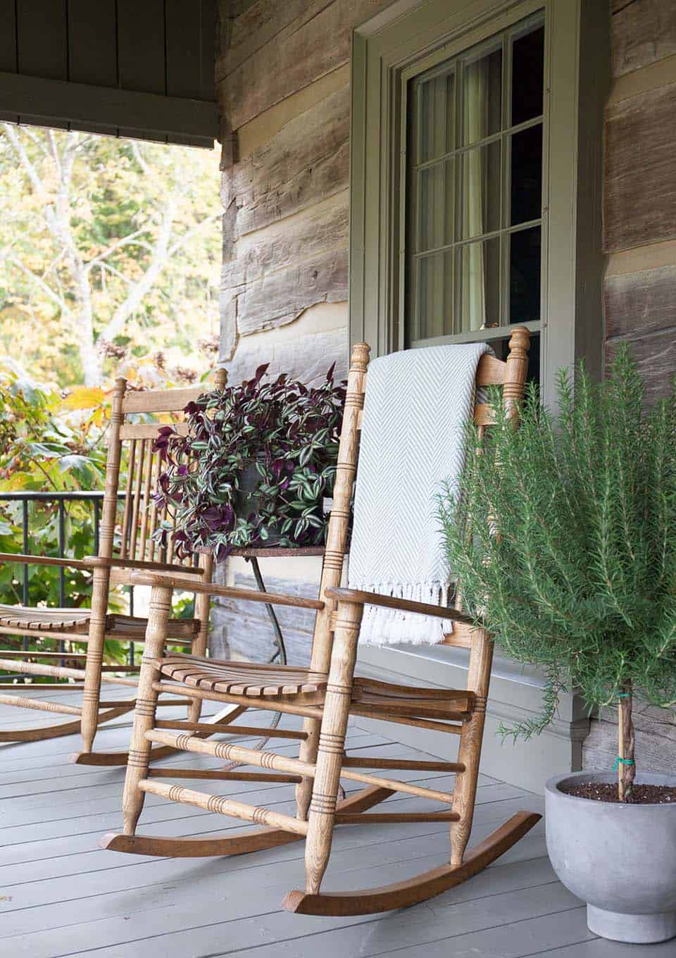 historic-country-estate-front-porch