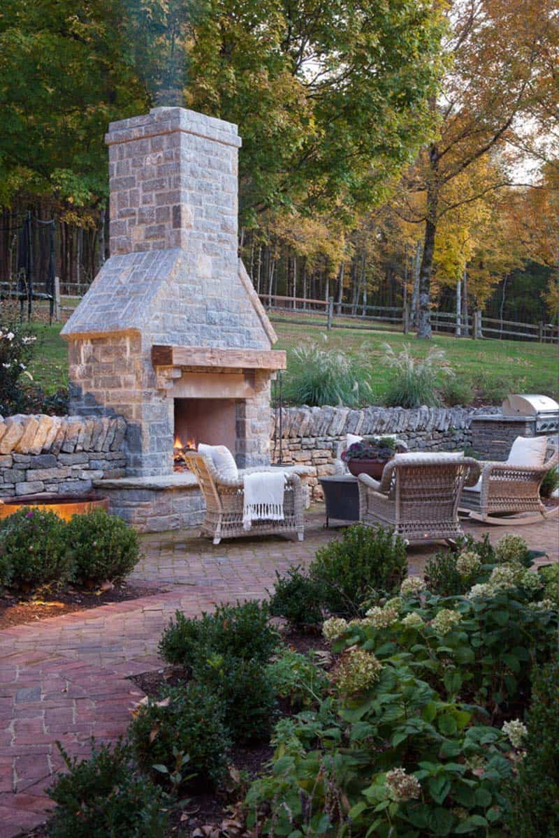 historic-country-estate-exterior-patio