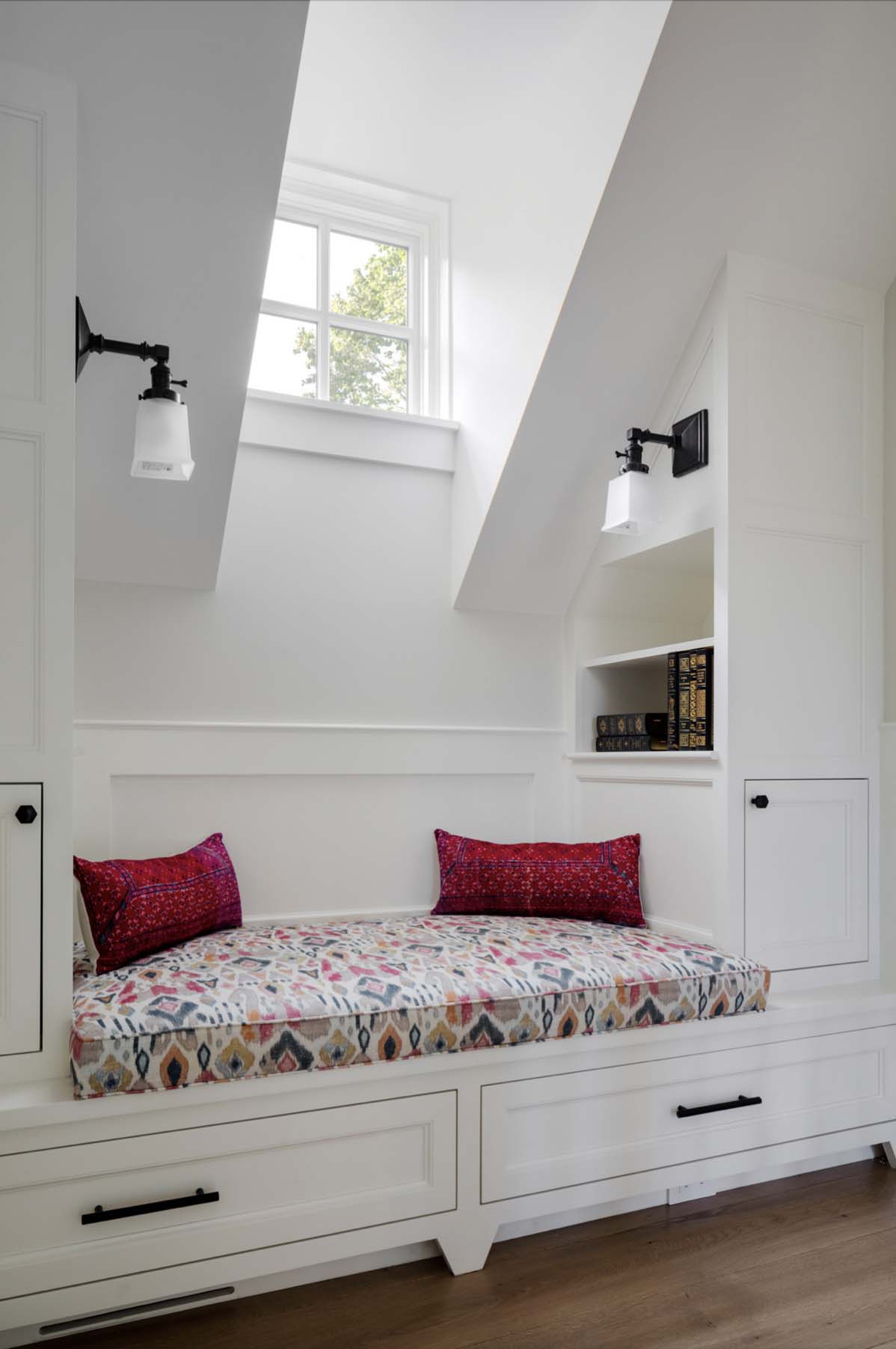 traditional-reading-nook