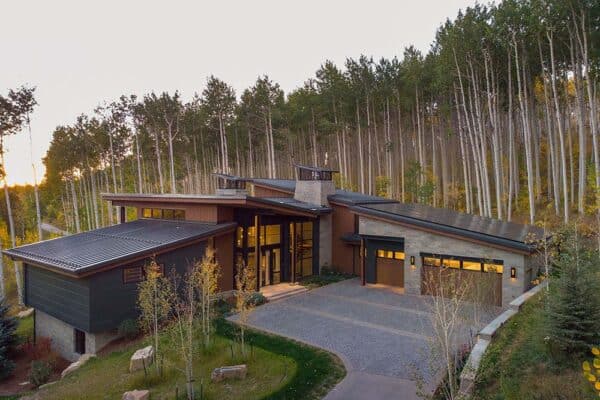 featured posts image for A luxury treehouse home in harmony with its Rocky Mountain landscape