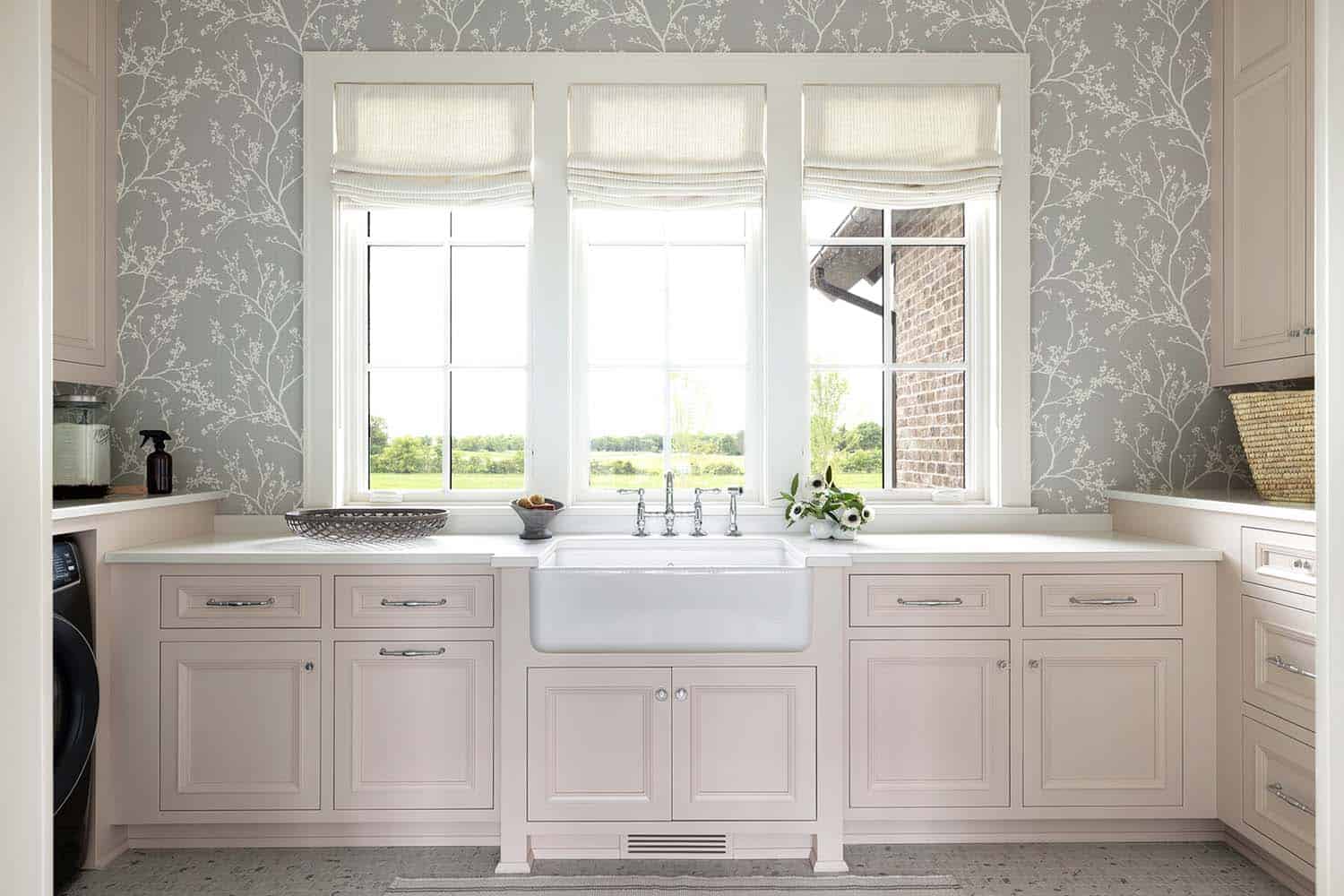 traditional-laundry-room