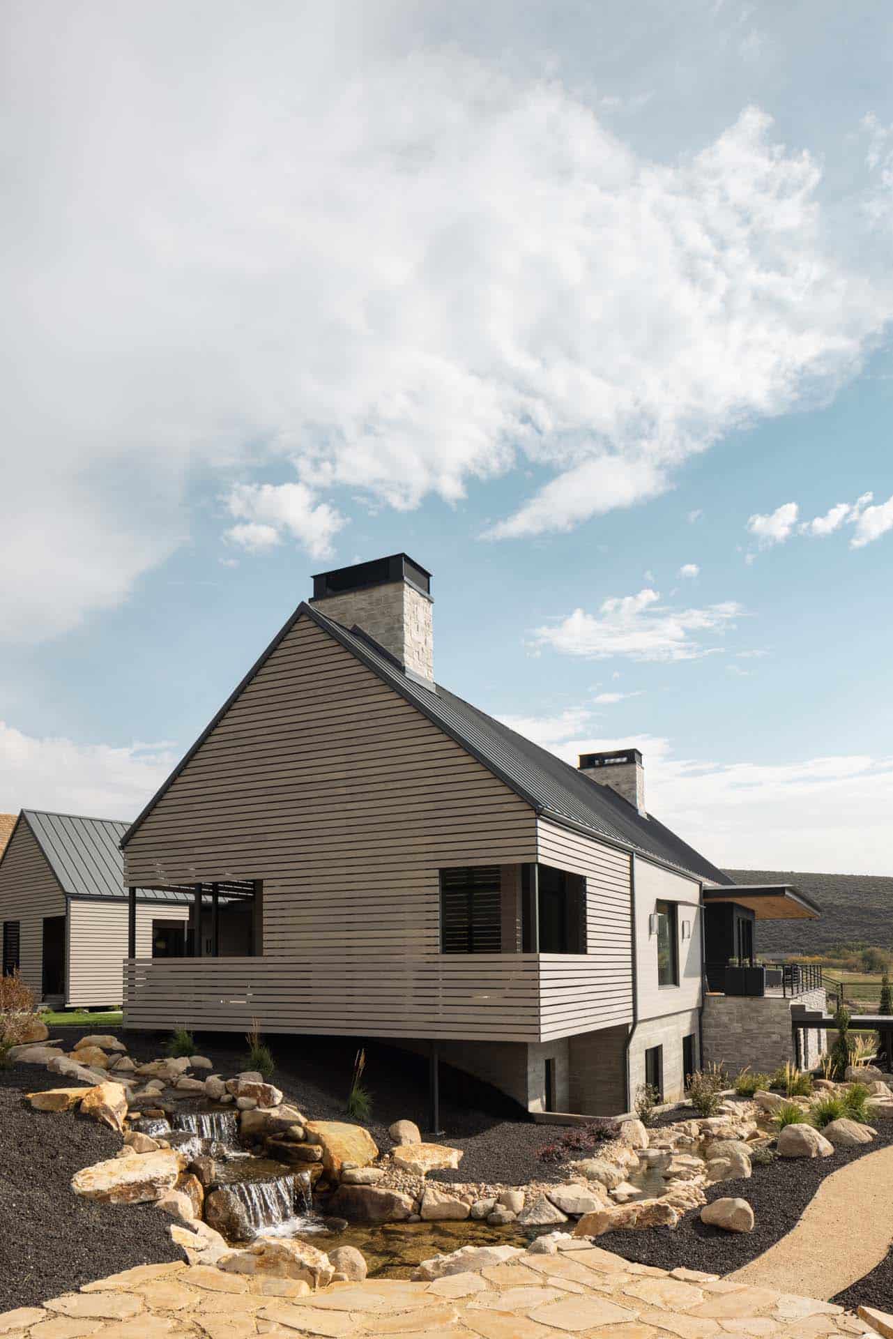 contemporary-mountain-home-exterior