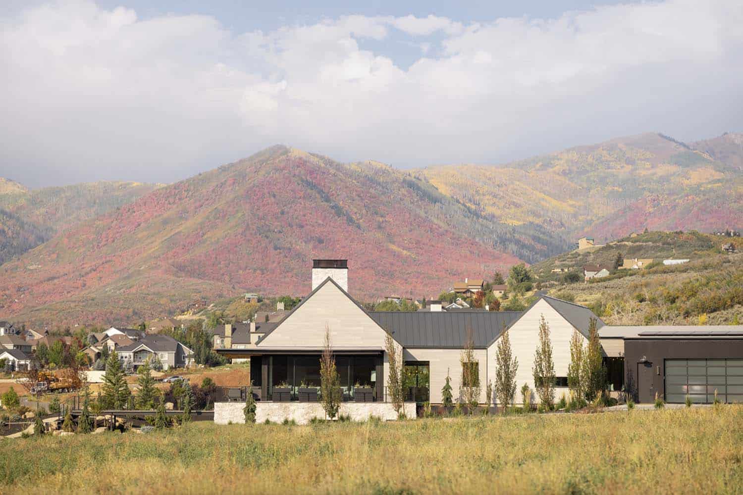 contemporary-mountain-home-exterior