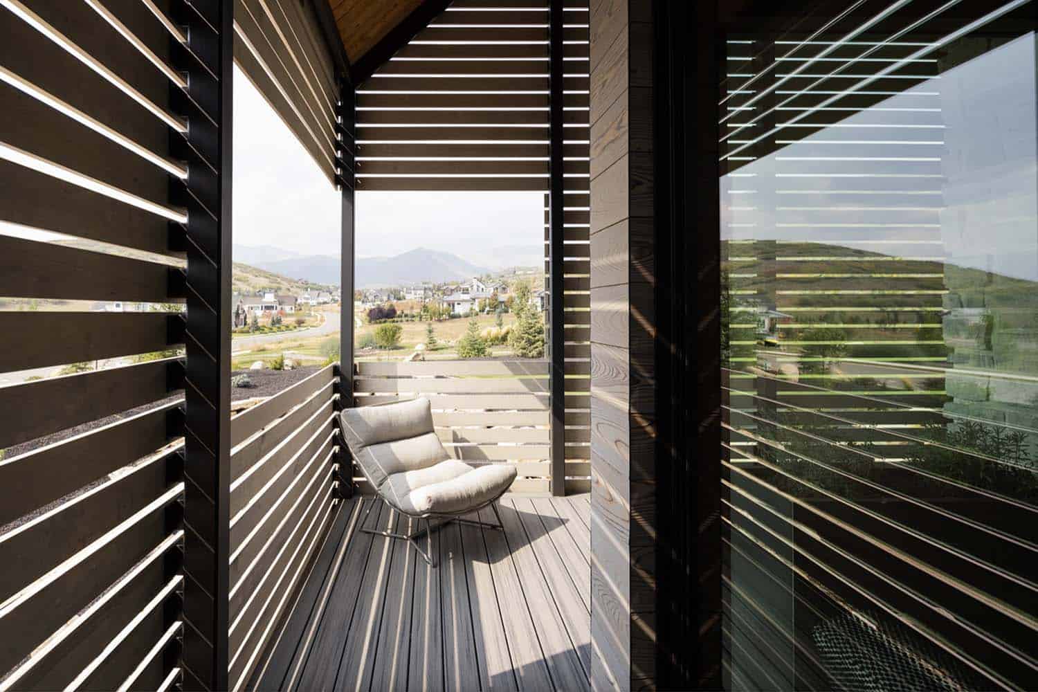 contemporary-bedroom-private-balcony