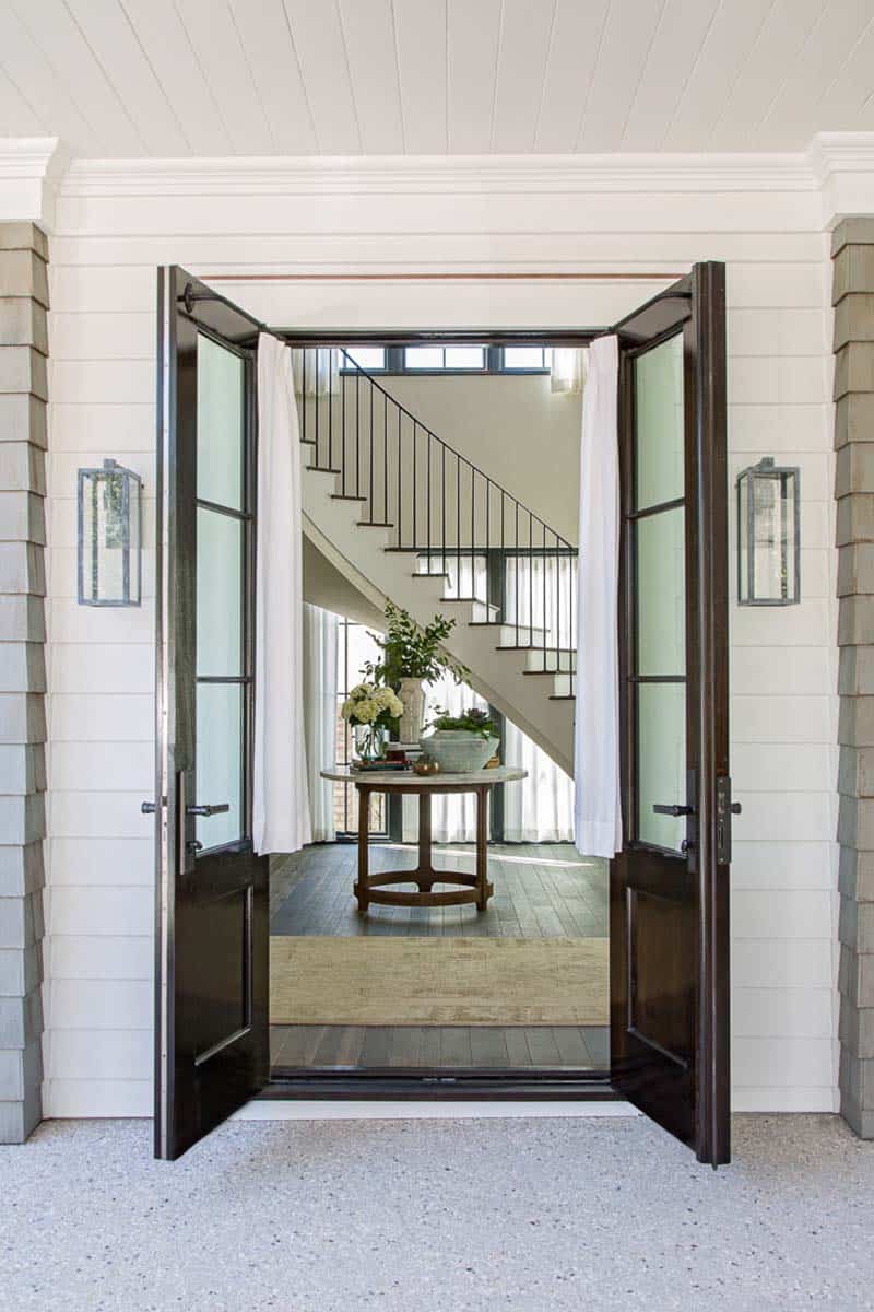 coastal-style-home-entry