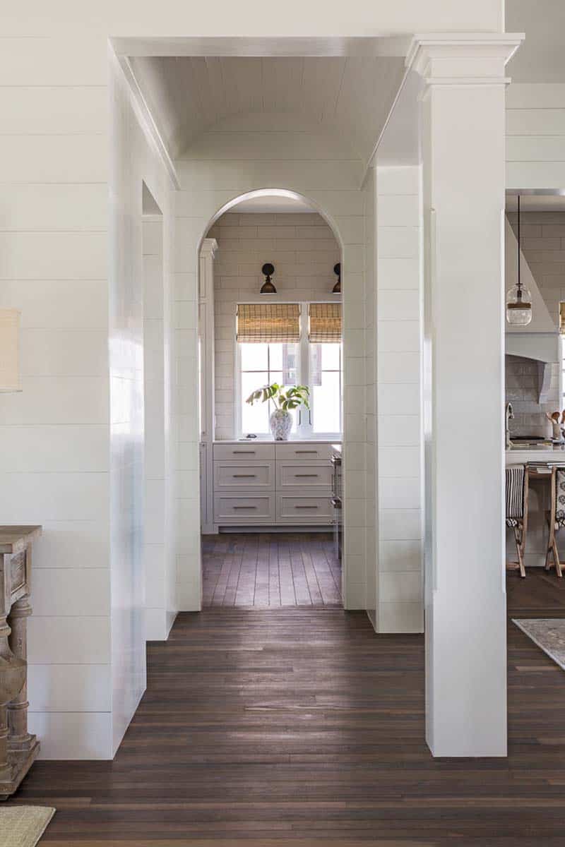 beach-style-hallway