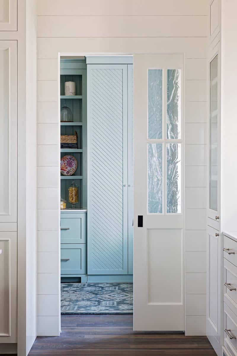 beach-style-kitchen-pantry