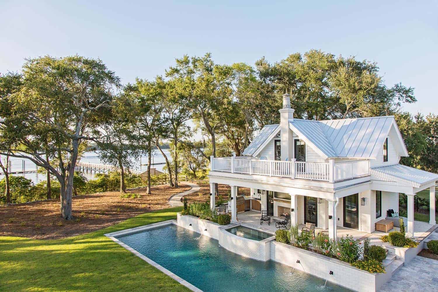 coastal-style-home-swimming-pool