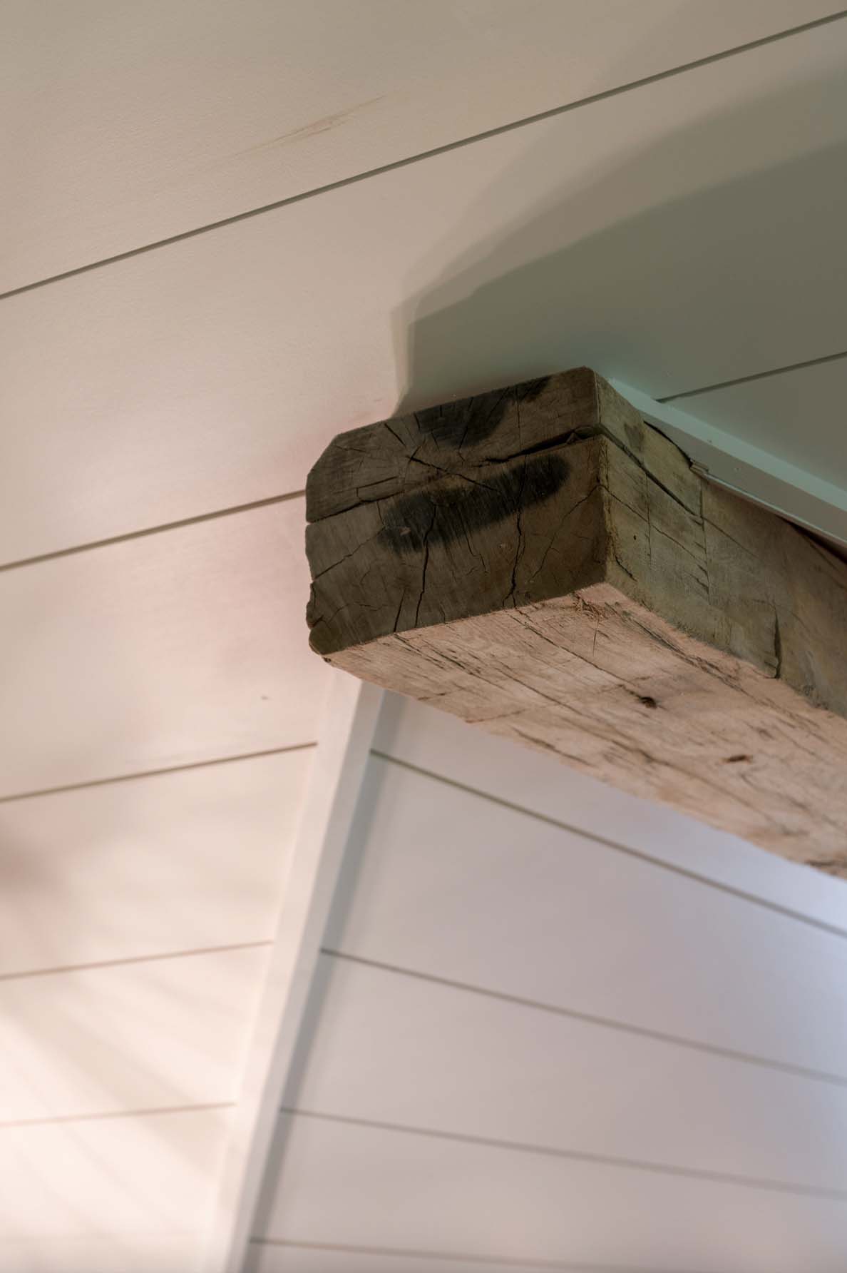 rustic-dining-room-ceiling-detail