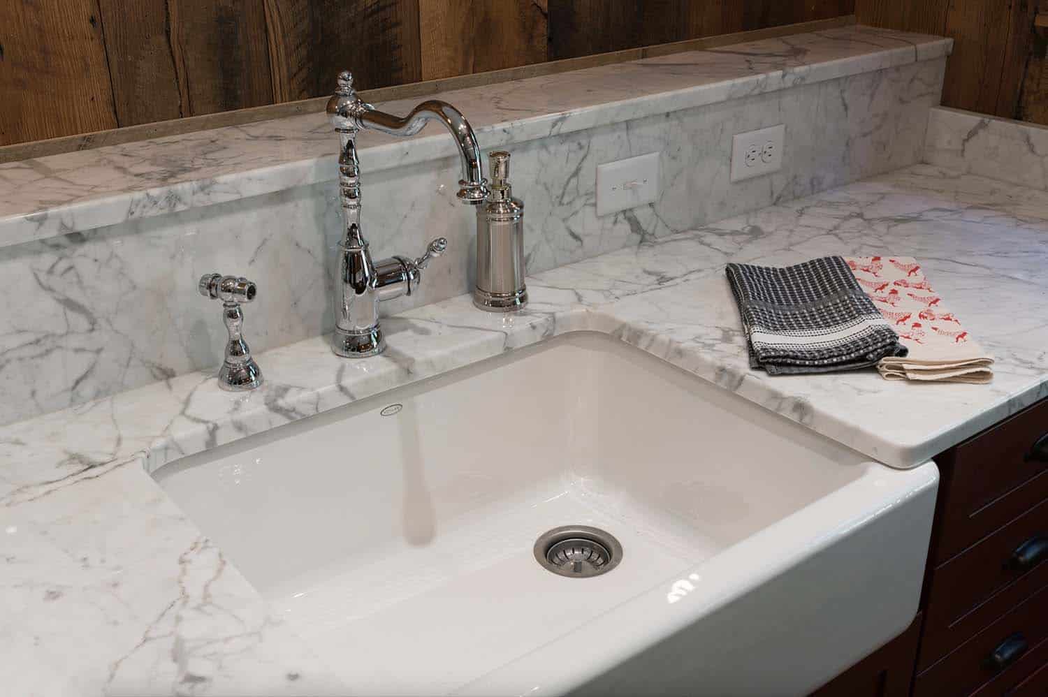 rustic-kitchen-sink-detail