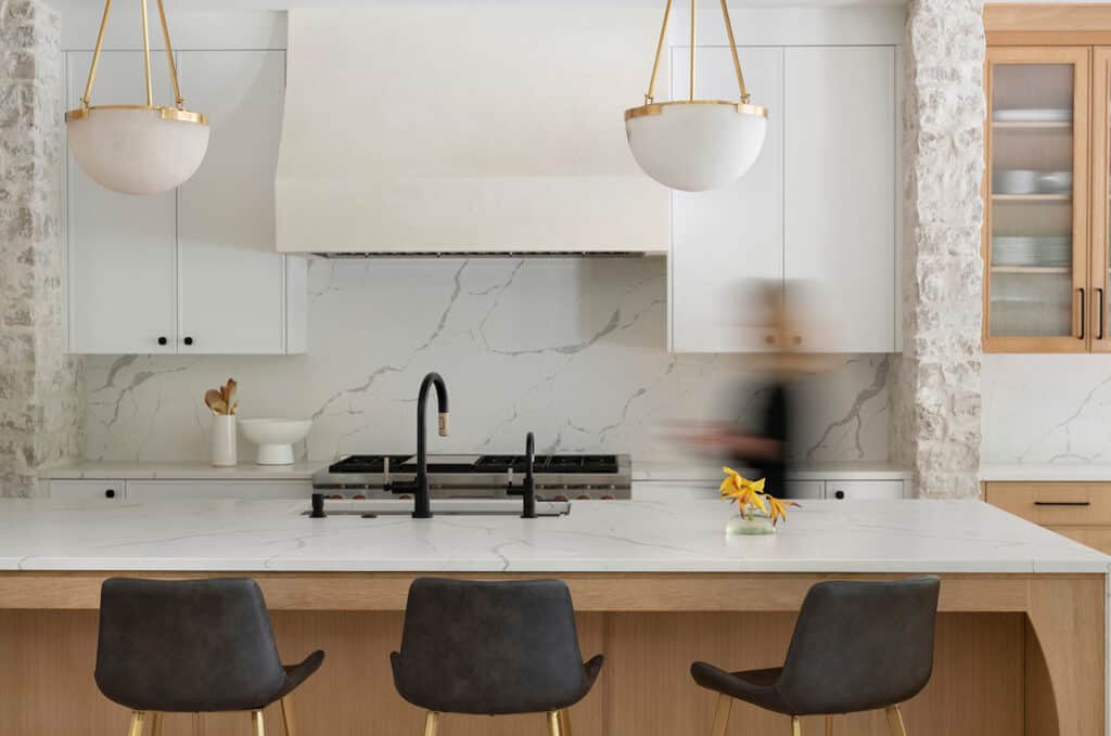 See this French contemporary house in Minnesota with organic modern details