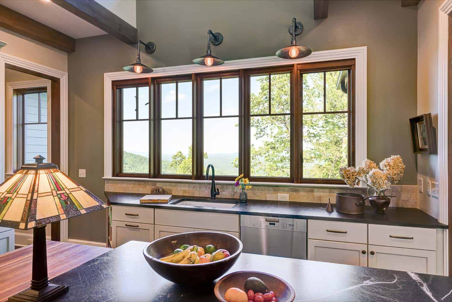 kitchen-mountain-views-vaulted-ceiling