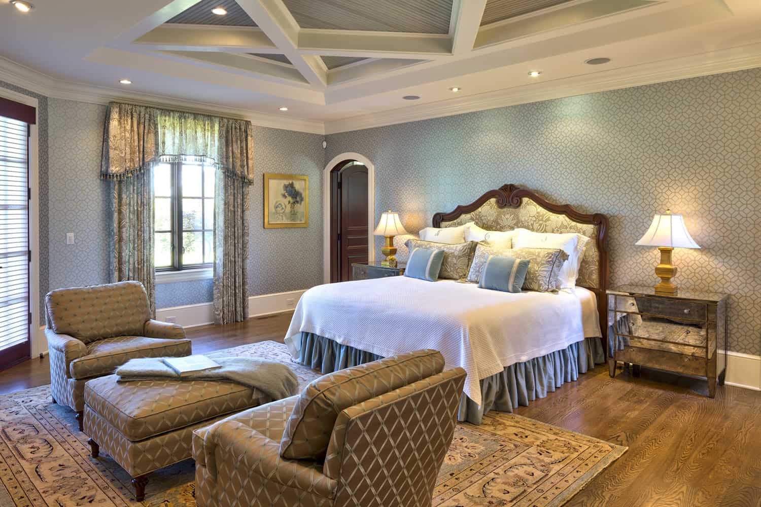 traditional-bedroom