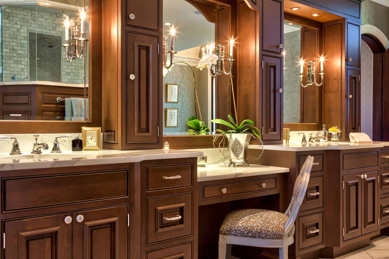 traditional-bathroom