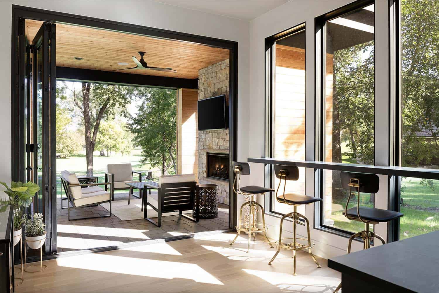 modern-kitchen-breakfast-bar