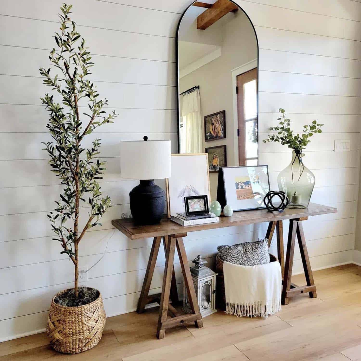 spring-console-table-decor-entry