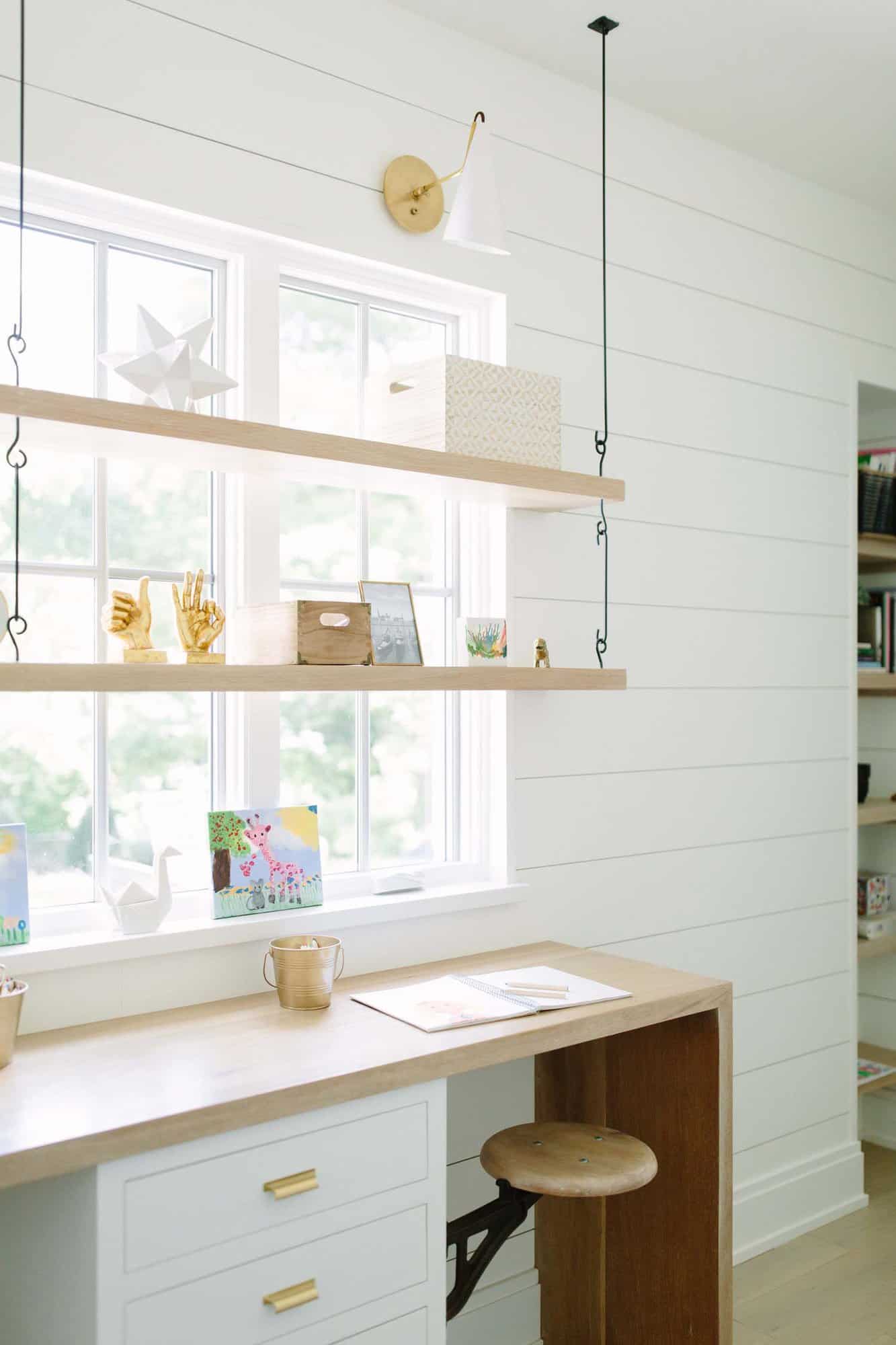 modern-farmhouse-style-mudroom