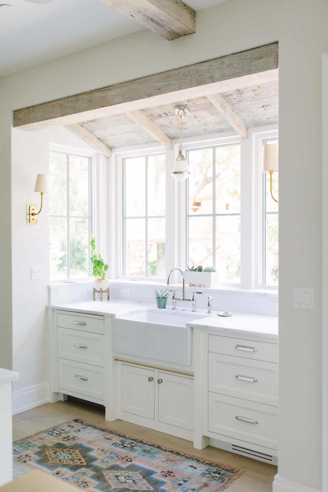 modern-farmhouse-style-kitchen