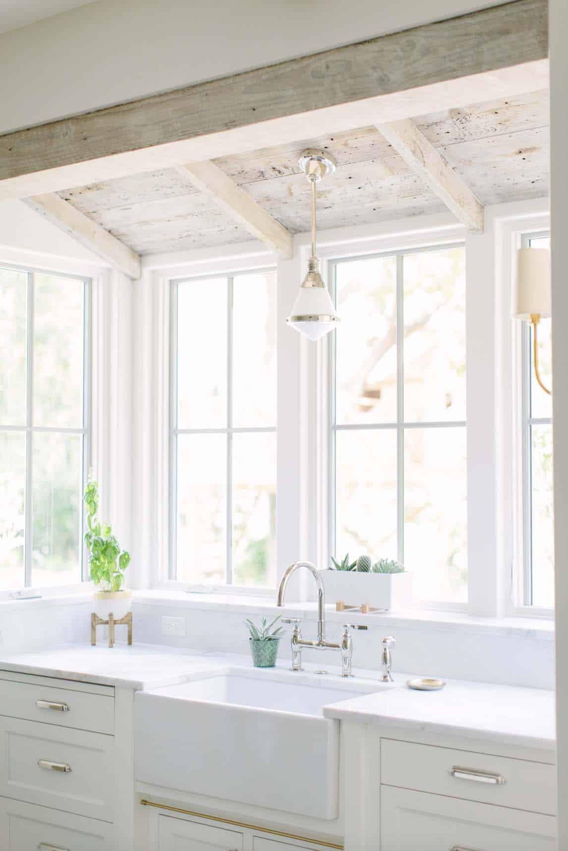 modern-farmhouse-style-kitchen-sink