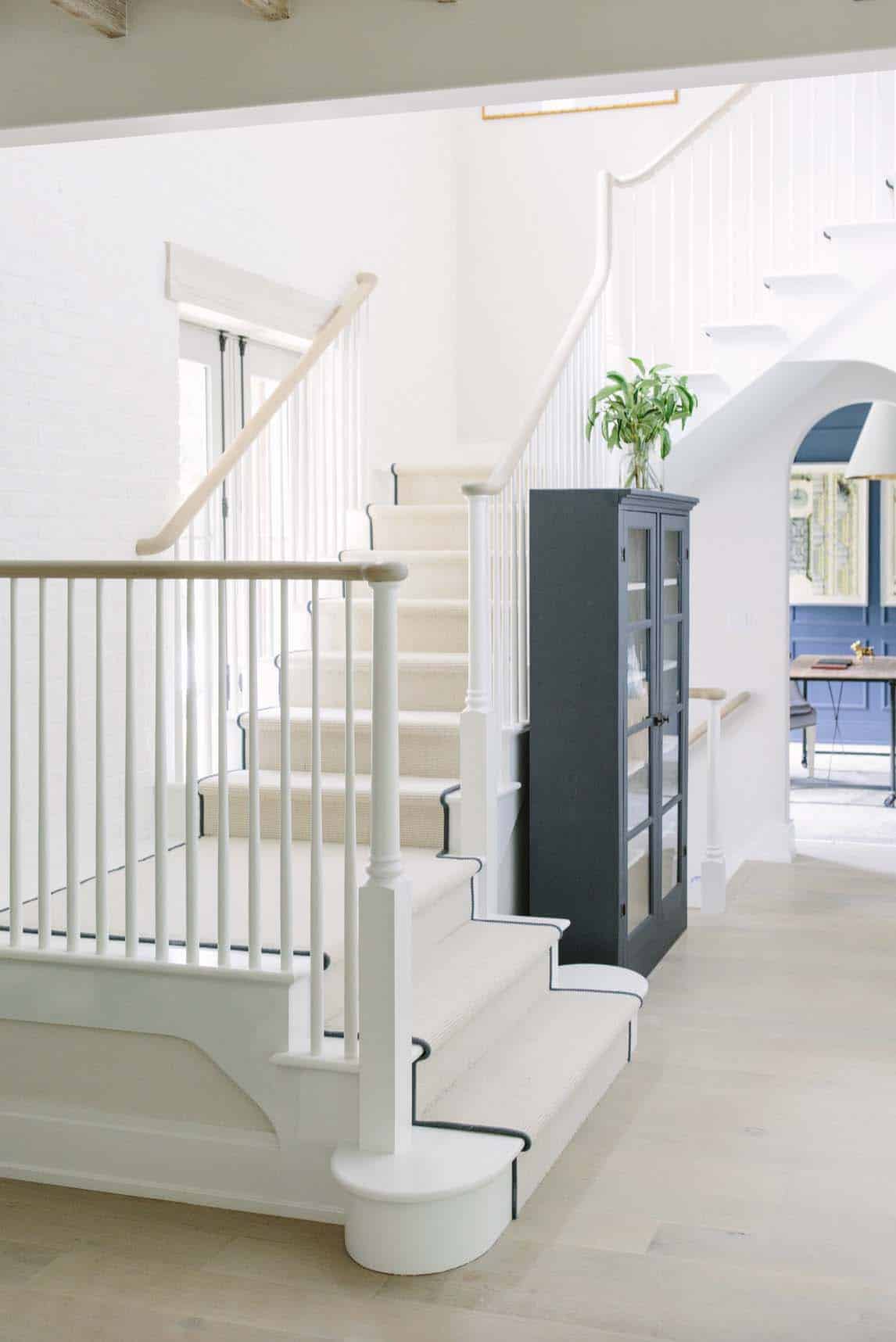 modern-farmhouse-style-staircase