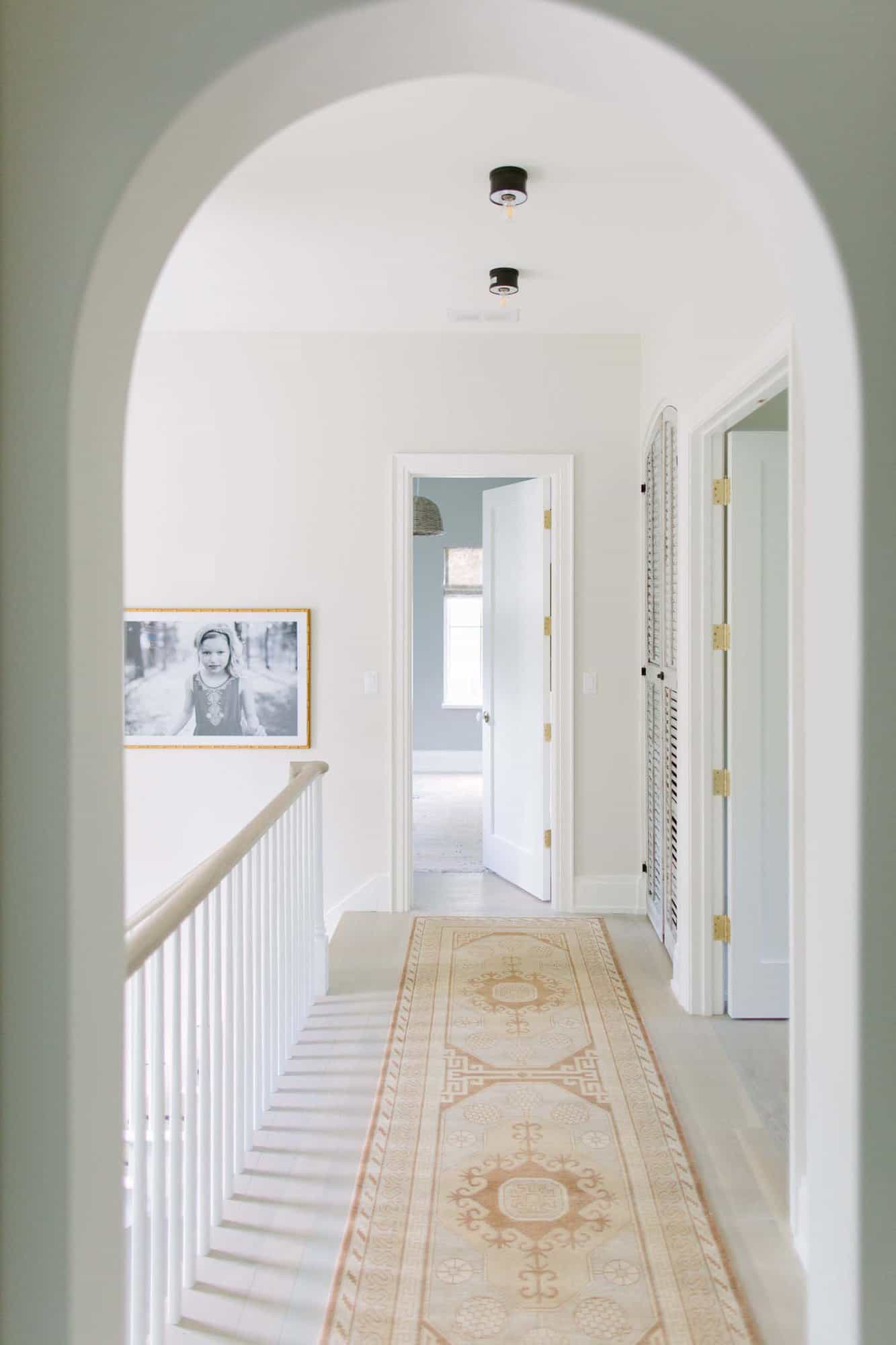 modern-farmhouse-style-upstairs-halway