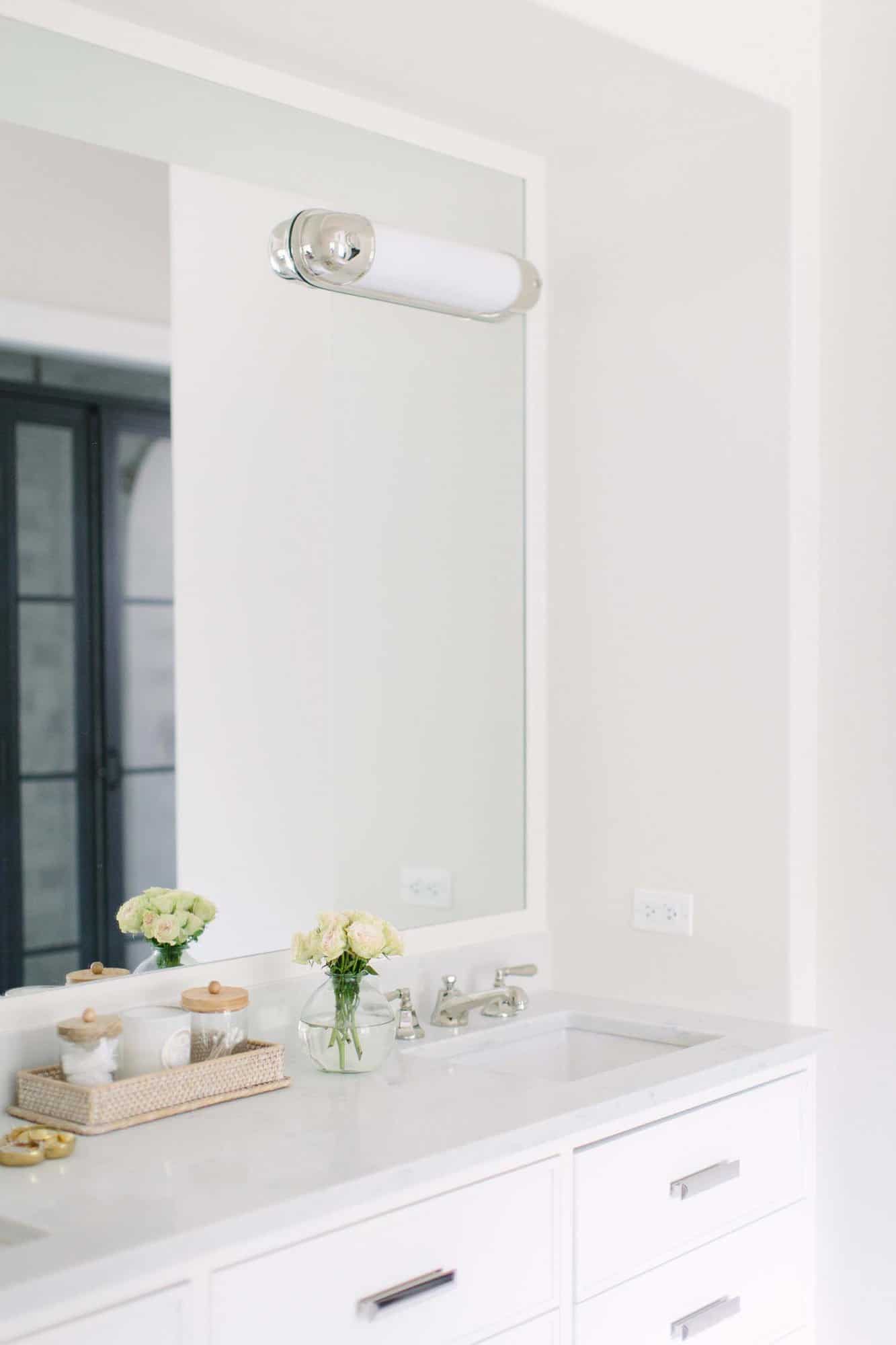 modern-farmhouse-style-bathroom