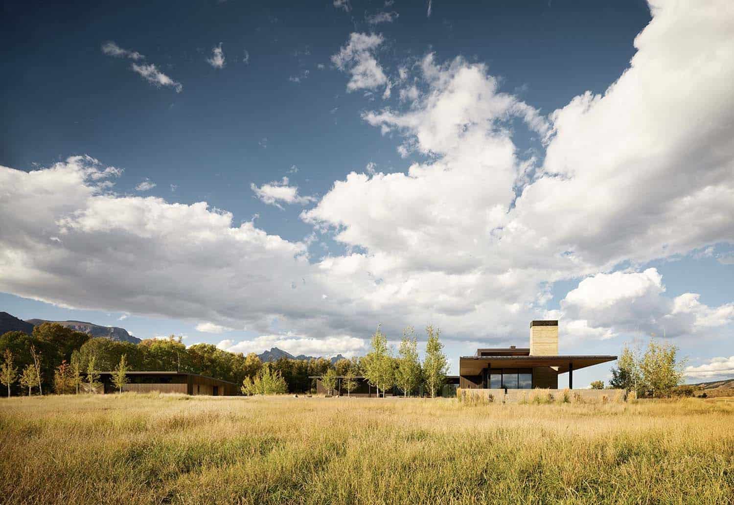 ranch-house-landscape