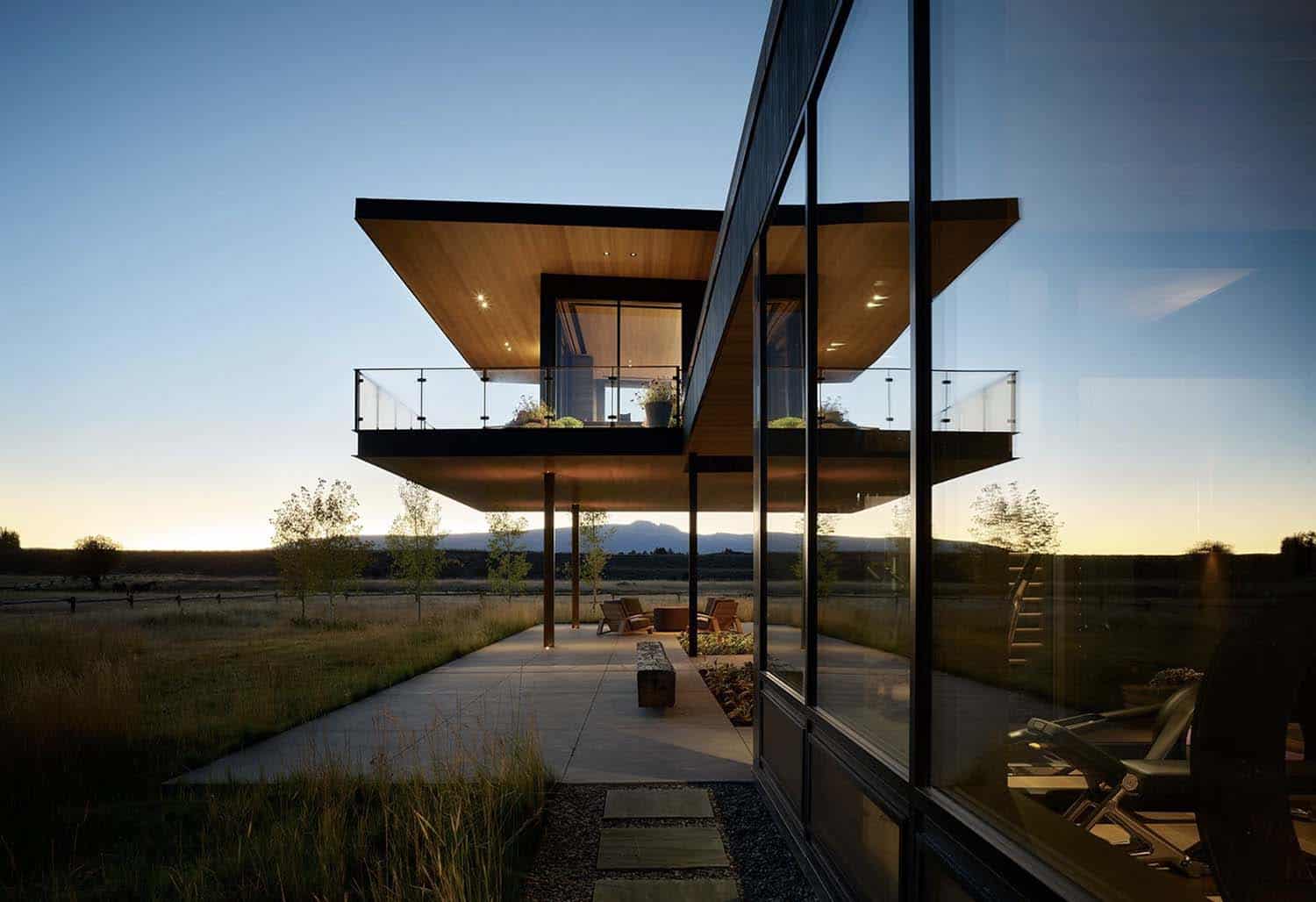 ranch-house-exterior-at-dusk