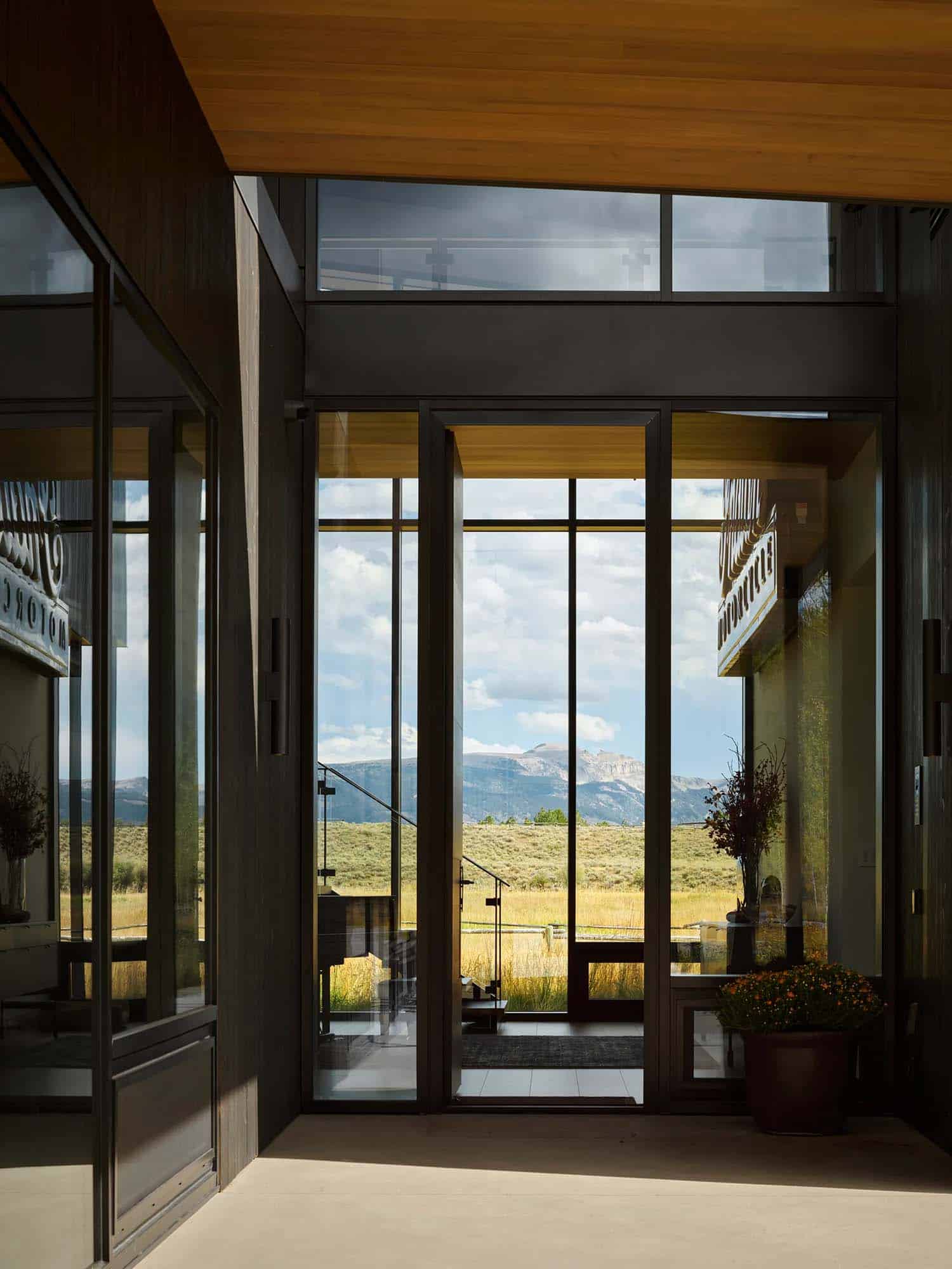 ranch-house-entry